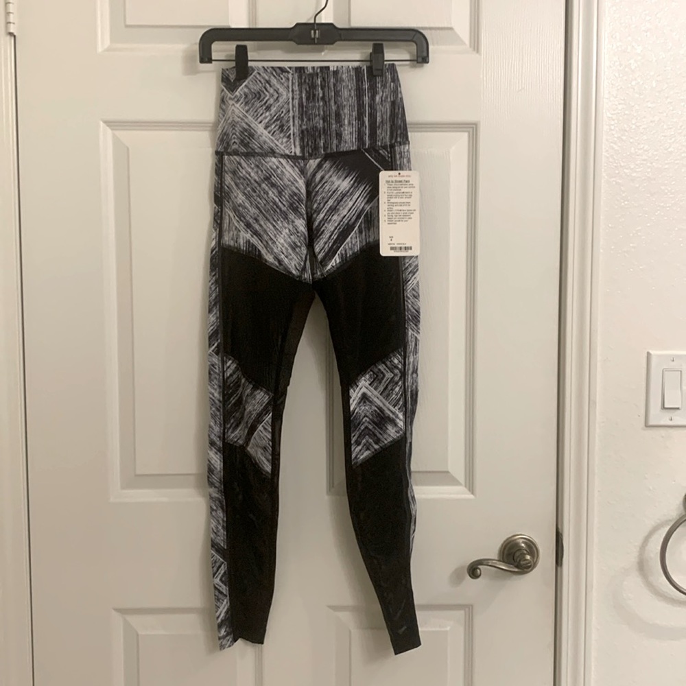 NWT Lululemon Hot to the street Pants in size 4